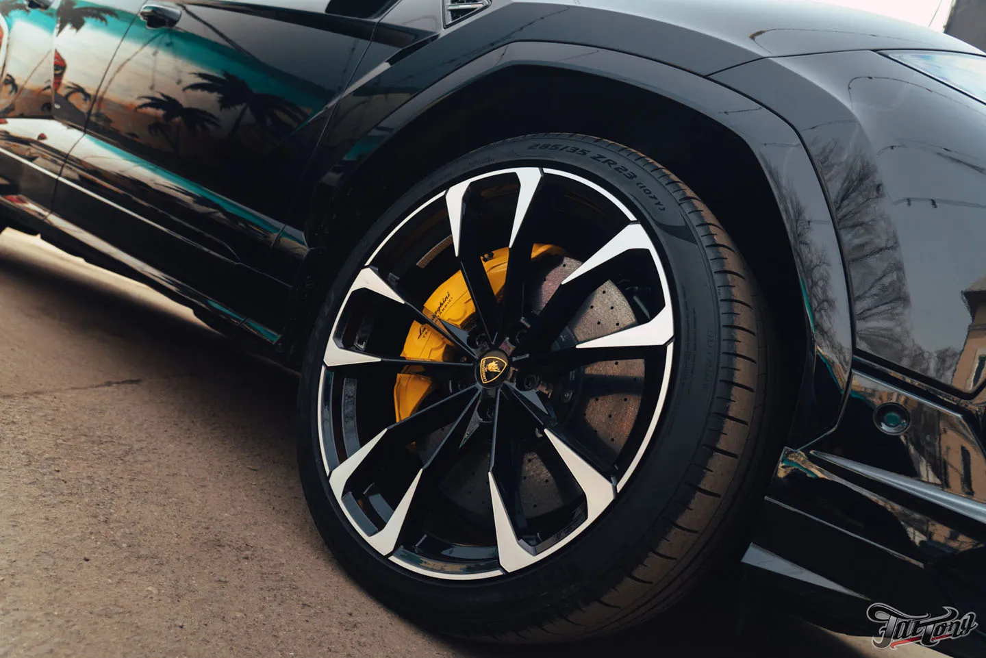 Окрасили суппорта для Lamborghini Urus